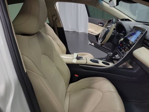 Used 2019 Toyota Avalon Limited w/ Advanced Safety Package FWD image 29