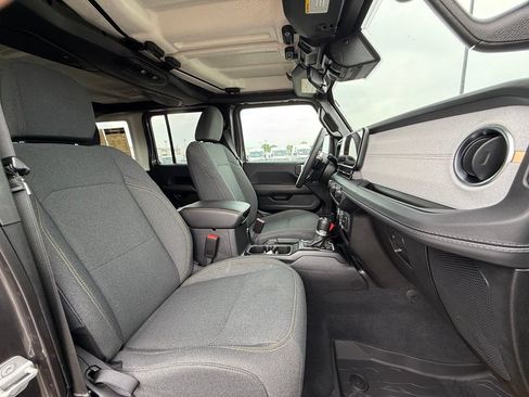 Used 2025 Jeep Wrangler Unlimited Sport AWD/4WD image 29