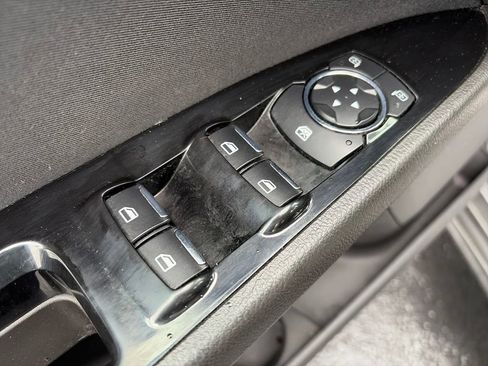 Used 2016 Ford Fusion SE FWD image 16