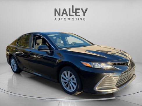 Used 2024 Toyota Camry LE image 7