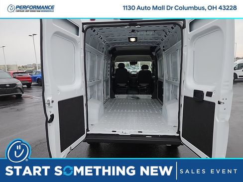 New 2025 RAM ProMaster 2500 w/ Quick Order Package 22G SLT image 10