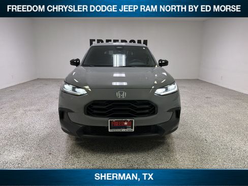 Used 2025 Honda HR-V Sport image 2