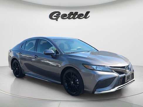 Used 2023 Toyota Camry XSE FWD image 2