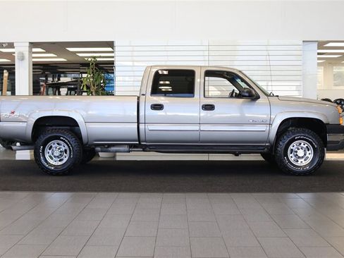 Used 2003 Chevrolet Silverado 2500 LT w/ Skid Plate Package AWD/4WD image 5