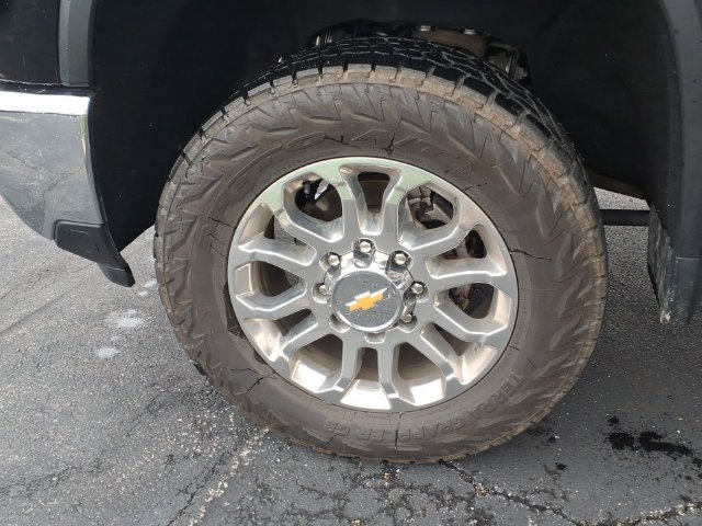Used 2025 Chevrolet Silverado 2500 LTZ w/ LTZ Plus Package AWD/4WD image 18