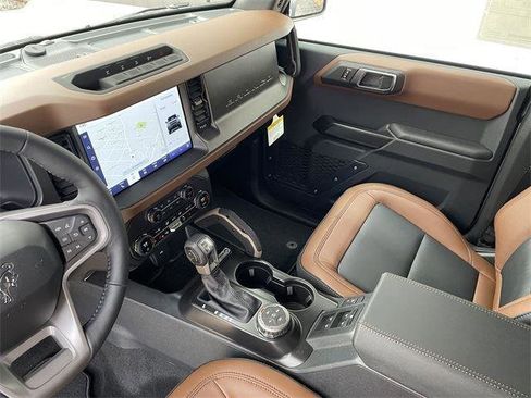 Used 2024 Ford Bronco Outer Banks w/ Sasquatch Package image 14