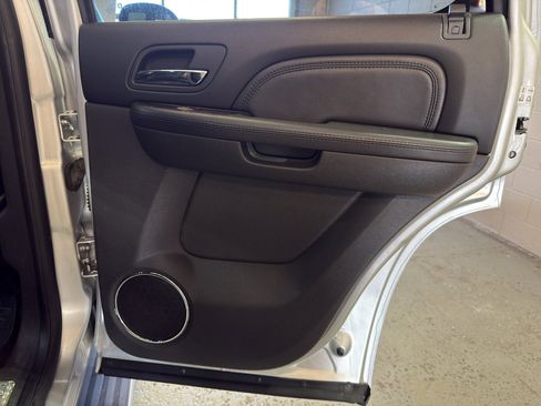 Used 2010 GMC Yukon Denali AWD/4WD image 25