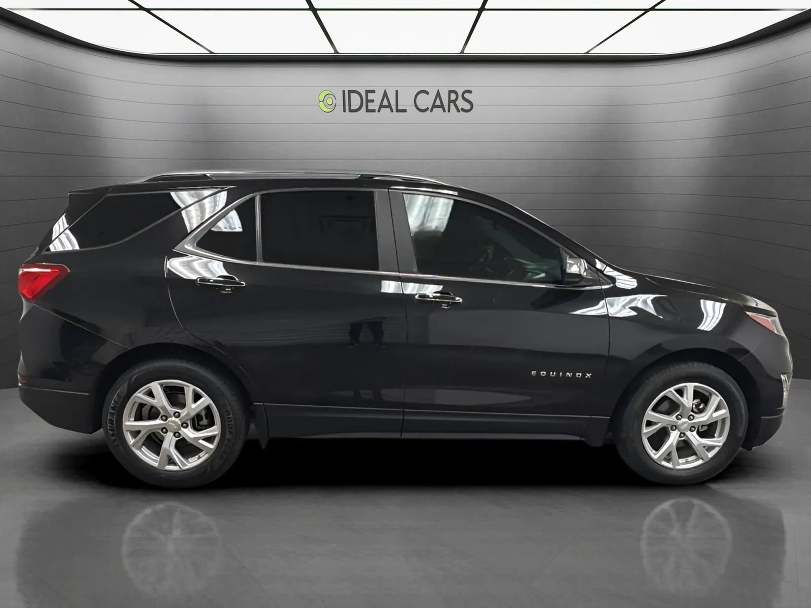 Used 2018 Chevrolet Equinox Premier FWD image 4