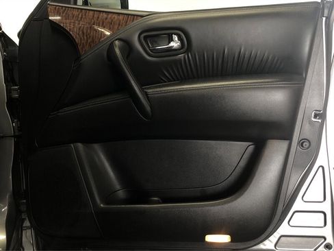 Used 2019 Nissan Armada SL w/ Premium Package image 18