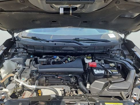 Used 2018 Nissan Rogue SV AWD/4WD image 30