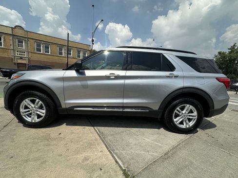 Used 2020 Ford Explorer XLT w/ Equipment Group 202A AWD/4WD image 8