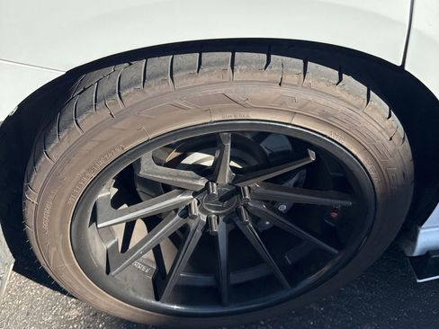 Used 2017 Dodge Charger R/T RWD image 18