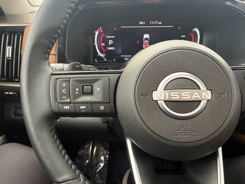 Used 2024 Nissan Pathfinder Platinum w/ Cargo Package image 28