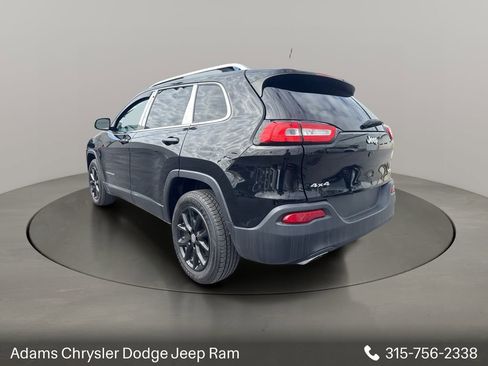 Used 2018 Jeep Cherokee Latitude Plus w/ Comfort/Convenience Group AWD/4WD image 5