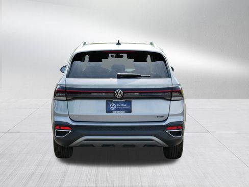 Certified 2025 Volkswagen Taos SE w/ Panoramic Sunroof Package AWD/4WD image 6