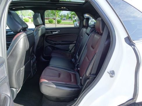 Used 2020 Ford Edge Titanium w/ Equipment Group 301A AWD/4WD image 14