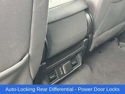 Used 2023 GMC Sierra 1500 SLE image 17