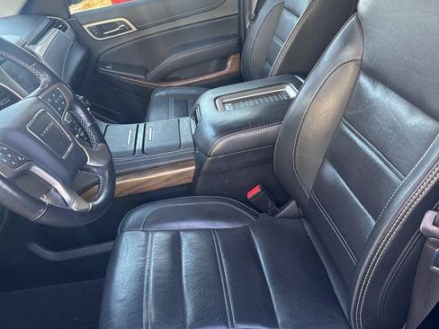 Used 2020 GMC Yukon XL Denali w/ Open Road Package image 21