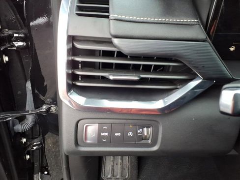 Used 2025 GMC Acadia Elevation image 34