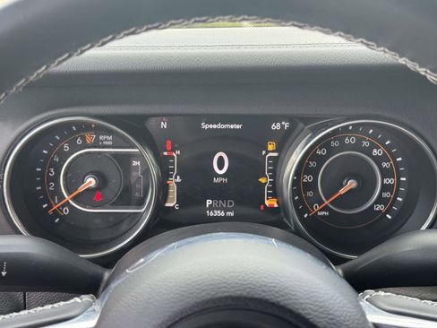 Used 2022 Jeep Wrangler Unlimited Sahara w/ LED Lighting Group AWD/4WD image 22