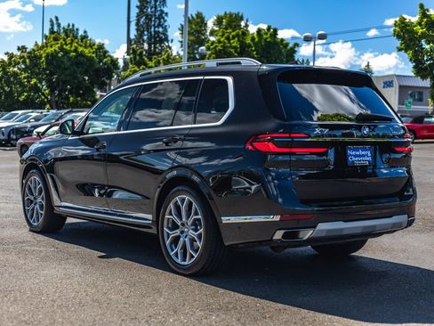 Used 2024 BMW X7 xDrive40i AWD/4WD image 10