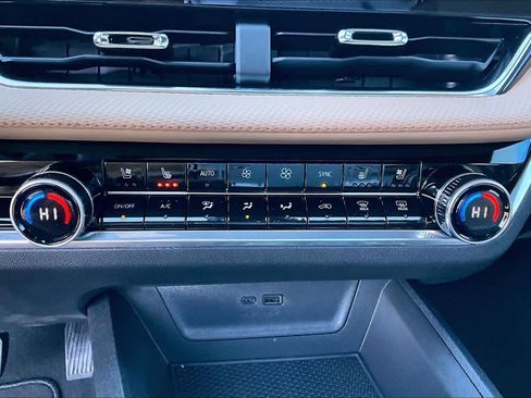 New 2026 Chevrolet Equinox ACTIV w/ Convenience Package III image 19