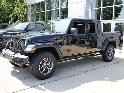 New 2025 Jeep Gladiator Sport image 3