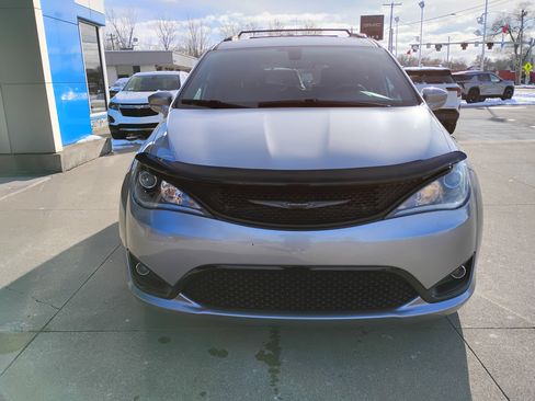Used 2020 Chrysler Pacifica Touring-L w/ S Appearance Package image 27