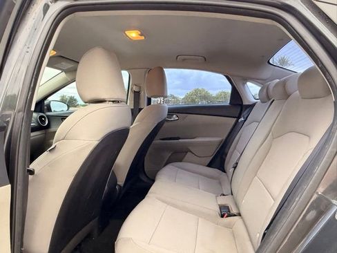 Used 2019 Kia Forte LXS FWD image 15