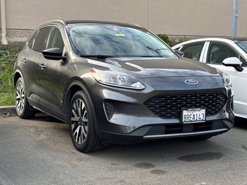 Used 2020 Ford Escape SE Sport FWD image 2