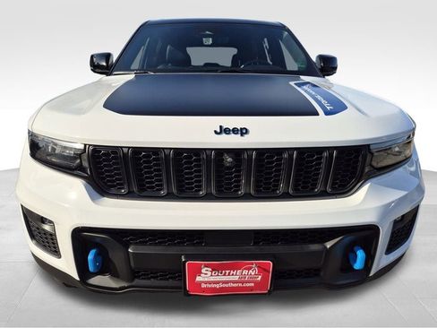 Used 2023 Jeep Grand Cherokee Trailhawk w/ Luxury Tech Group III image 8
