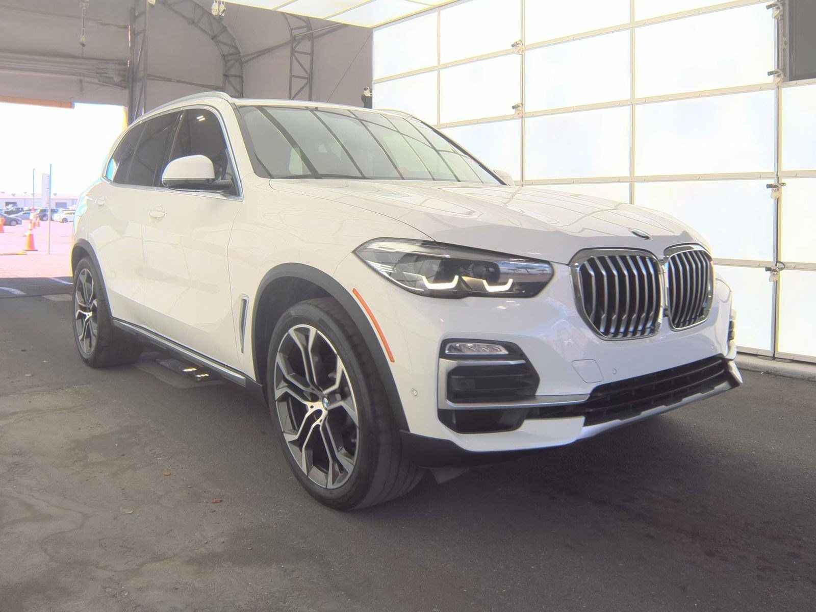 Used 2020 BMW X5 sDrive40i w/ Convenience Package RWD image 2