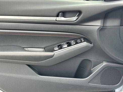 Used 2023 Nissan Altima 2.5 SR image 23