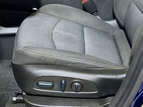 Used 2022 GMC Terrain SLE w/ Driver Convenience Package FWD image 16