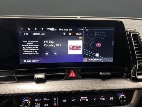 Used 2025 Kia Sportage SX image 19