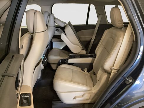 Used 2020 Lincoln Aviator Reserve w/ Equipment Group 202A AWD/4WD image 17
