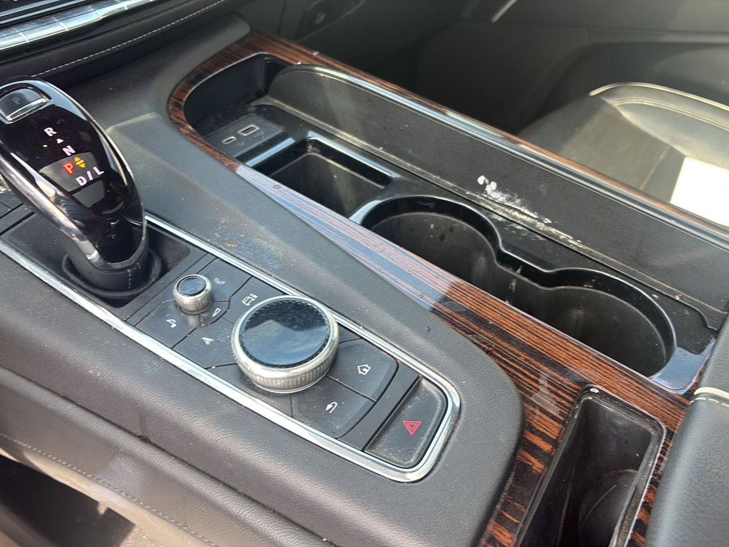 Used 2023 Cadillac Escalade Premium Luxury AWD/4WD image 14
