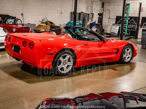 Used 1999 Chevrolet Corvette Convertible w/ Memory Pkg RWD image 24