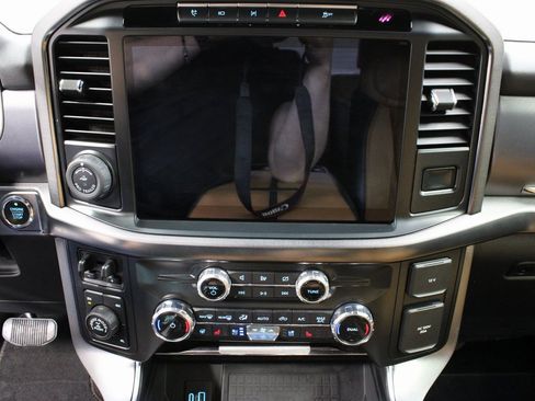 Used 2022 Ford F150 Platinum image 13