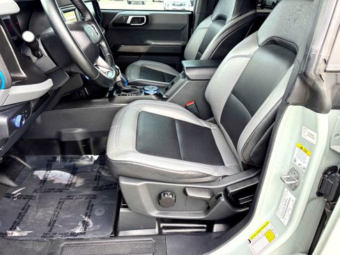 Used 2021 Ford Bronco Black Diamond image 15