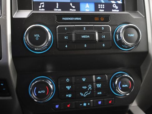 Used 2019 Ford F350 Lariat w/ Chrome Package image 41