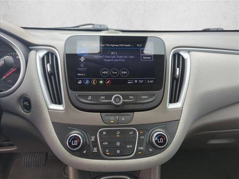 Used 2024 Chevrolet Malibu LT image 15