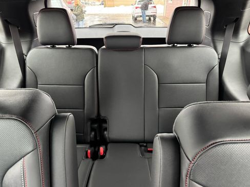 Used 2025 Chevrolet Traverse Z71 w/ Driver Confidence Package image 10