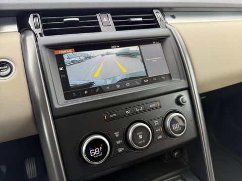 Used 2020 Land Rover Discovery Landmark image 19