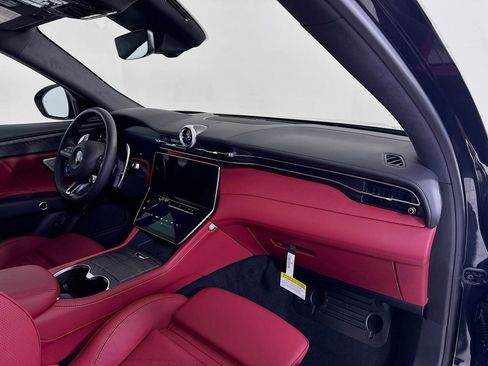 New 2025 Maserati Grecale Modena image 30