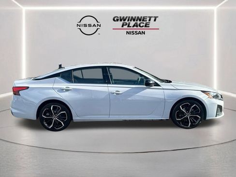 Used 2024 Nissan Altima 2.5 SR image 4