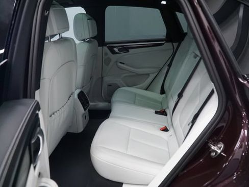 Certified 2026 Porsche Macan Turbo AWD/4WD image 24