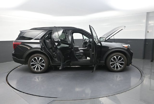 Used 2022 Ford Explorer ST-Line AWD/4WD image 46