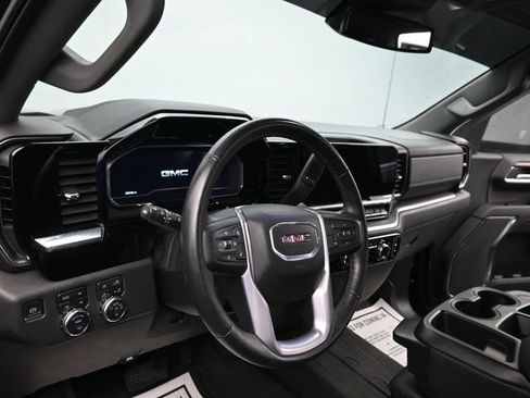 Used 2022 GMC Sierra 1500 SLT AWD/4WD image 12