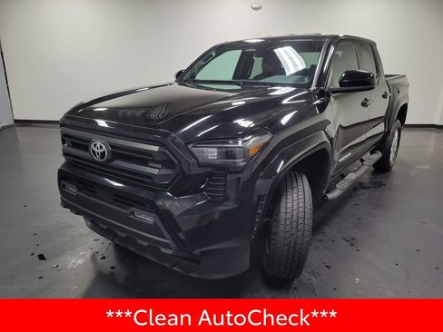 Used 2025 Toyota Tacoma SR5 AWD/4WD image 4